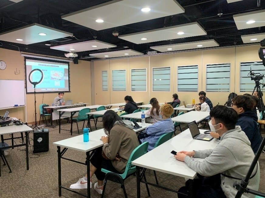 Instructed by professional tutor, ‘YS Digital Content Creator 2024’ aims to facilitate youth in understanding the latest development of digital marketing.